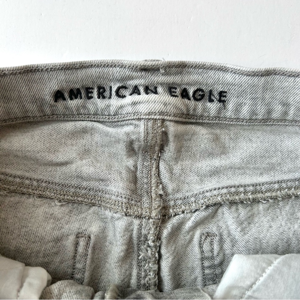 🍒(A461) Women’s American Eagle Jeans. Light Gray Distressed Wash. Size: 6 Long - Picture 6 of 15